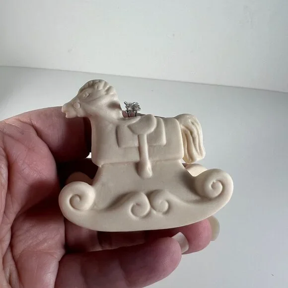 Set Of 6 Unpainted Ceramic Christmas Ornaments With Silver String Hangers - Picture 9 of 10